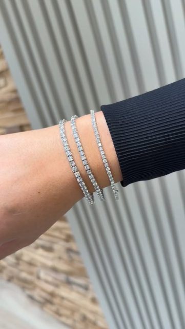 ✨ Introducing our brand-new collection of lab-grown diamond tennis bracelets — now available in luxurious platinum.
Each bracelet features D-colour, VS-clarity stones for that unmistakable brilliance.
Starting from just £3,495 ✨🤍
Elegant. Ethical. Exceptional.
Discover the perfect wrist sparkle today. ✨💎
#LabGrownDiamonds #TennisBracelet #DiamondBracelet #PlatinumJewellery #FineJewellery #EthicalLuxury #JewelleryAddict #DiamondStyle #BridalJewellery #LuxuryFinds #JewelleryOfInstagram #IGJewelry #SustainableLuxury #GiftIdeas #SparkleEveryday