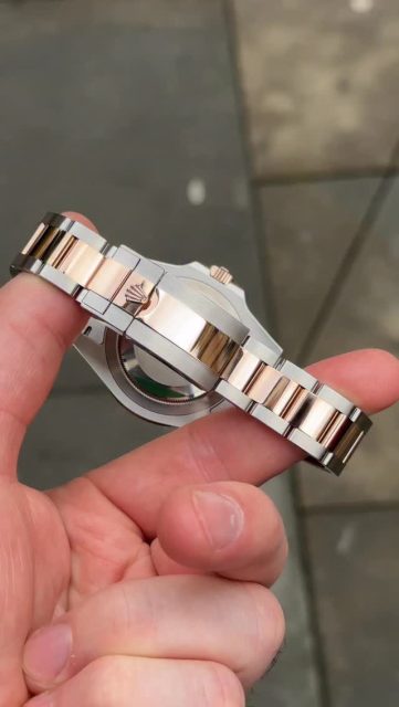 🤦🏻‍♂️We made a big mistake on the price and can’t change it… it was £14,995 – now £13,995 Snap it up quick! 🫰
🚨 Somebody definitely typed the wrong number… but it’s live, so you win.
Rolex GMT-Master II “Root Beer” 126711 (2021) — as new, full set, and accidentally discounted.
Move fast… before someone at the office notices. 😅
—
#rolex #rootbeer #gmt #rootbeergmt #rolexwatches #lifestyle #manchester #rolexmanchester #126711 #rolexero #rolexgmt #rockefellersjewellers